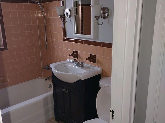 5th image of 2358 S Patterson Blvd #6