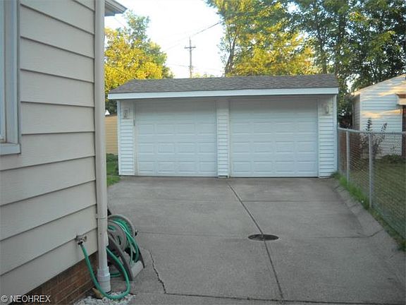 3rd image of 11414 Edgepark Dr