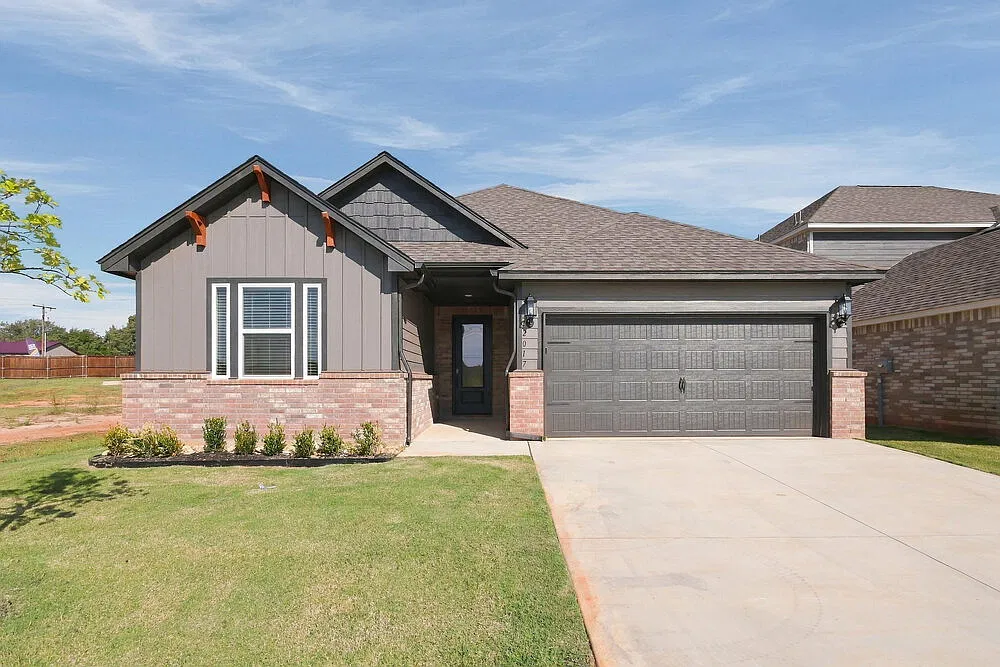 4 bed, 2.0 bath, 1802 sqft, $2,005 — Photo 3