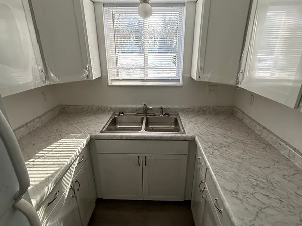 Whiteford Center, 6047 Whiteford Center Rd #4, Toledo, OH 43613