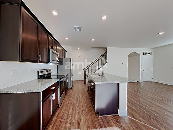 5th image of 325 Cape Seville Pl