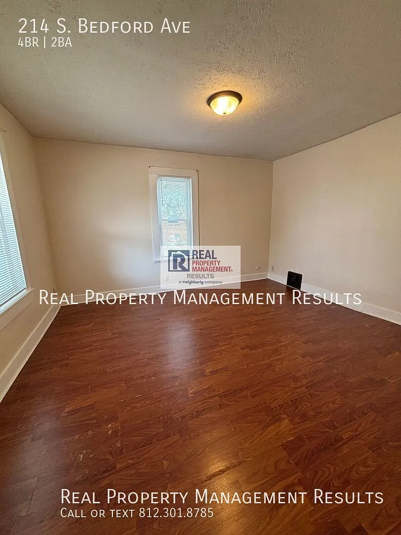 Front Porch Living in a Convenient Location — Photo 2