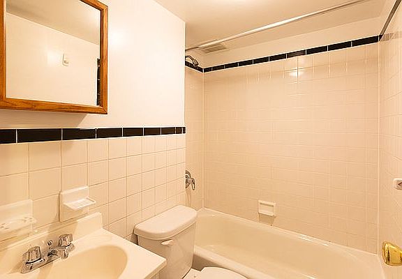 3rd image of 928 President St APT A1