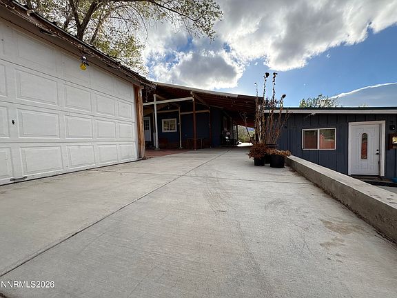 3rd image of 1750 Collins Cir