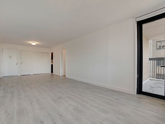 5th image of 300 Mercer St APT 17N