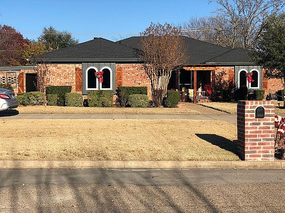 2nd image of 911 Stonelake Dr