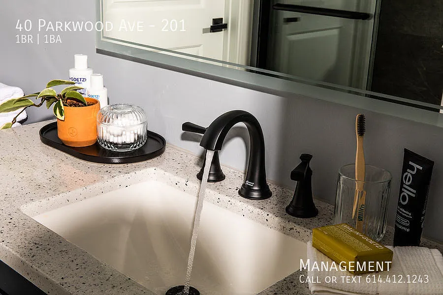 Parkwood Hq: Where History Meets Modern Living (40 Parkwood Ave. -- Brand New!) — Photo 2