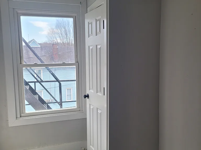 41 Main St #2B — Photo 8