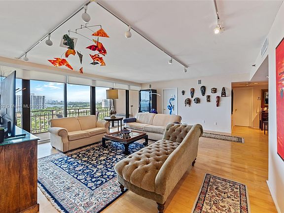 4th image of 11113 Biscayne Blvd Unit 1653