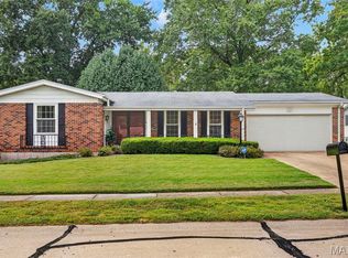 14450 Avocado Ln, Florissant, MO 63034