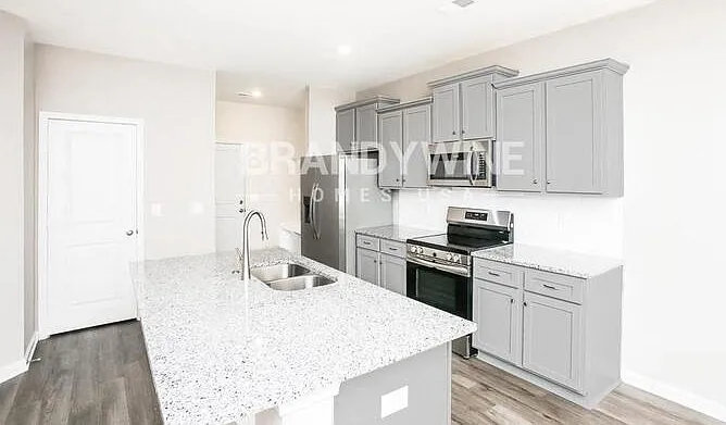 559 Glenmanor Dr — Photo 8