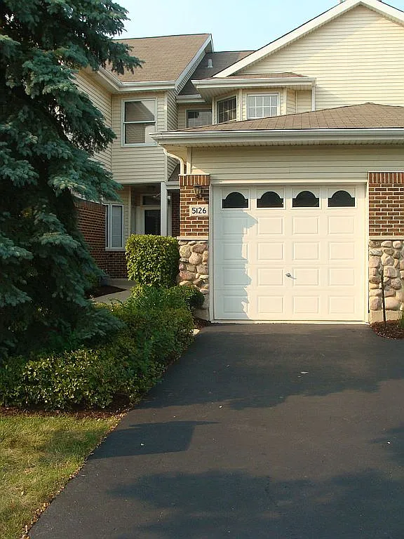 5126 Deblin Ln photo 1