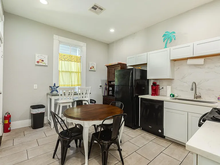 415 14th St — Photo 21