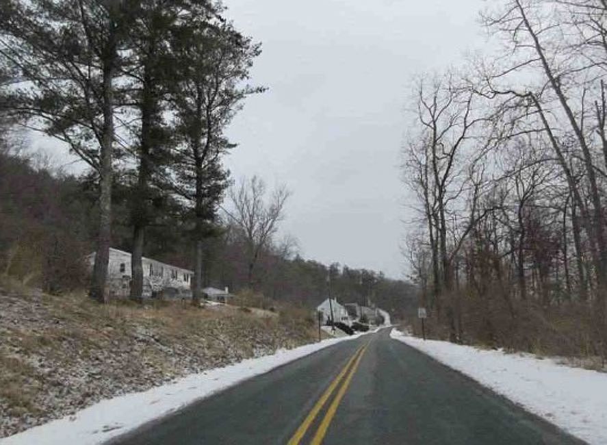 Exterior Neighborhood (street photo)