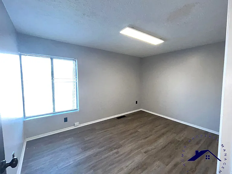 17200 W Ten Mile Rd #212 — Photo 11