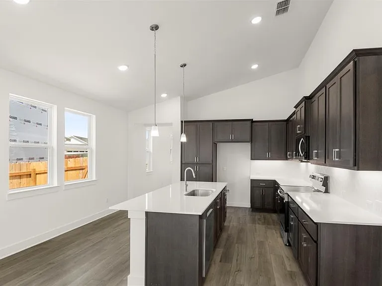 1012 Yaupon Holly Dr — Photo 18