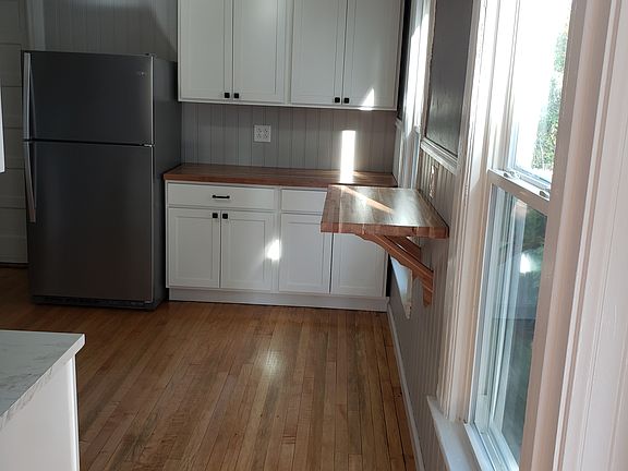 3rd image of 403 S Lowell Ave Unit 1