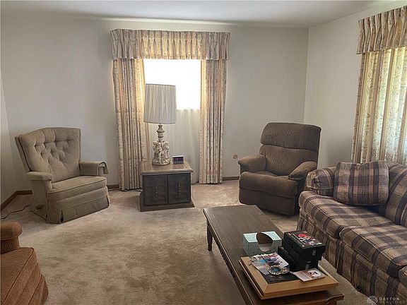 2nd image of 1712 Dubois Dr