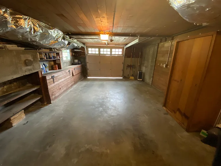 One-car garage