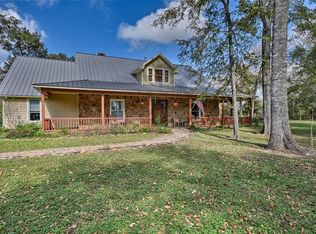 2800 Running River Ln, Washington, TX 77880