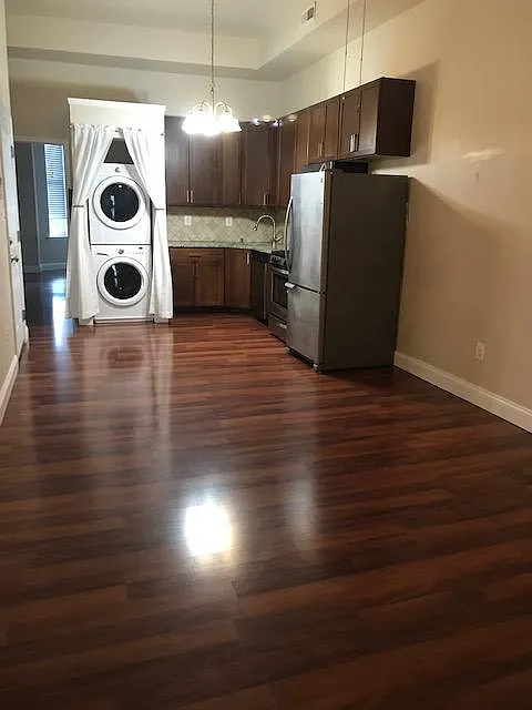 209 E Preston Street — Photo 3