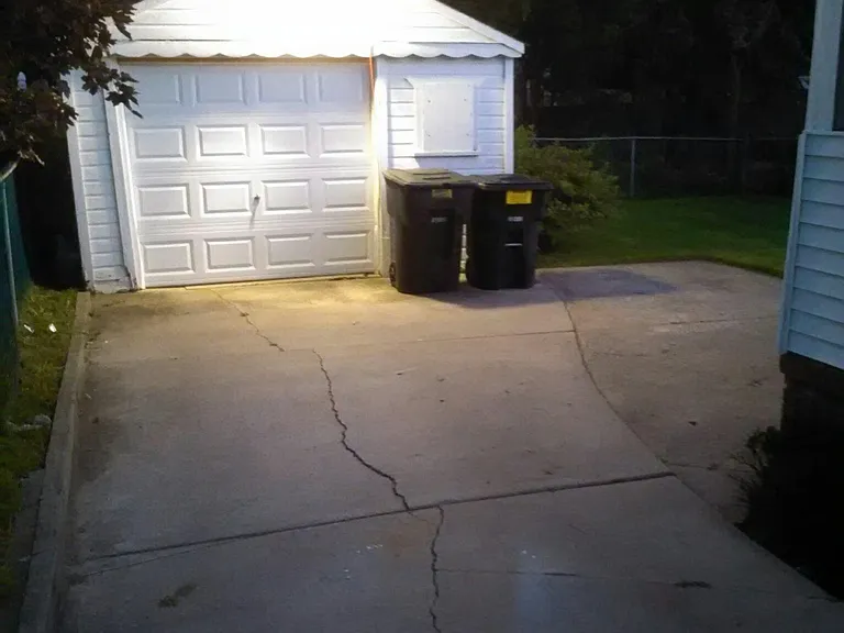 8631 W Outer Dr — Photo 24