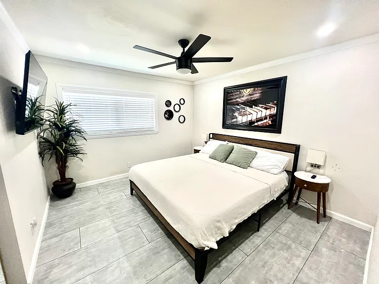 2250 S Bobolink Ln — Photo 25