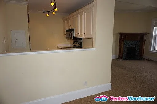 596 Summit Ave #2 — Photo 4