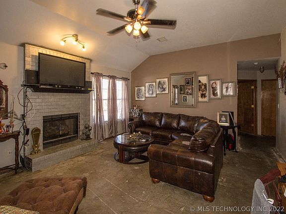 3rd image of 1159 E 138th St