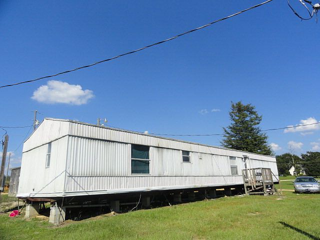 2nd image of 412 Old Highway 15 S