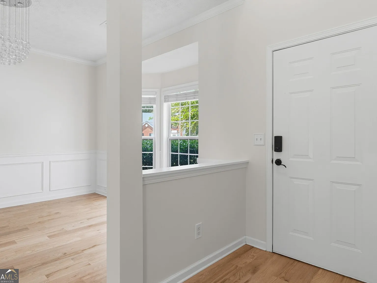 3 bed, 2.5 bath, $2,400 — Photo 2