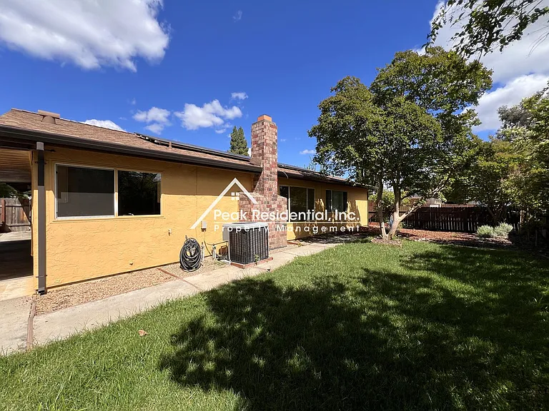 6249 Sunmist Way — Photo 26