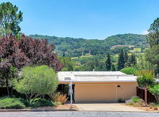 4 Carisbrook Dr, Orinda, CA 94563