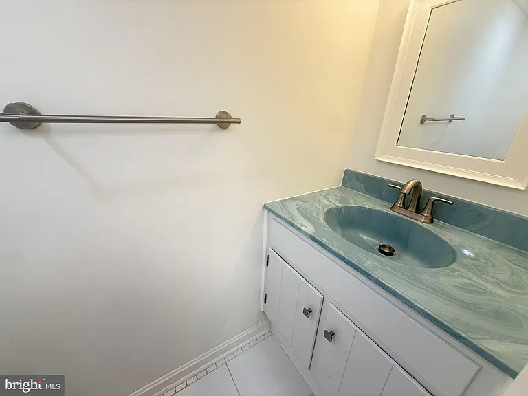 824 Appleseed Ct — Photo 33