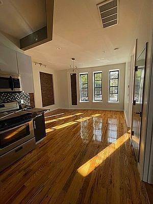 2nd image of 1502 Bedford Ave #1R