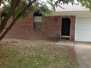 3708 Royal Crest Dr, Fort Worth, TX 76140