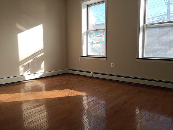 3rd image of 19111 42nd Ave #1F