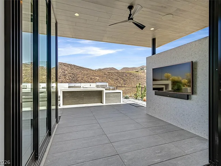 692 Scenic Cliff Dr — Photo 38