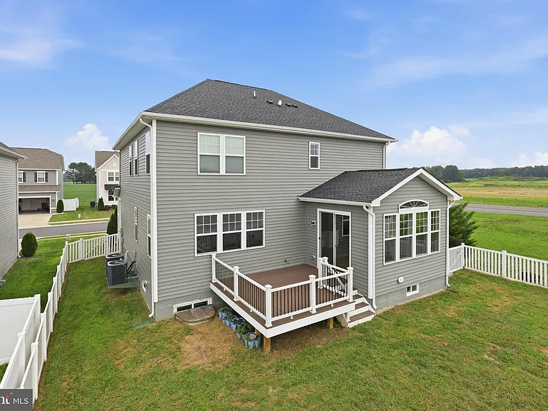 10302 Spotswood Dr — Photo 47