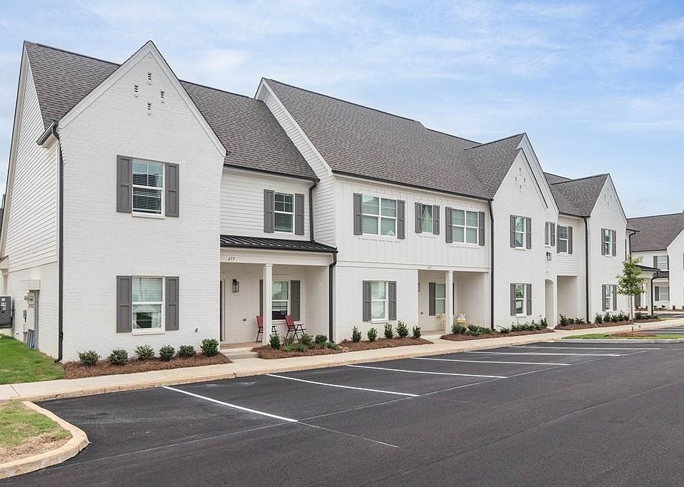 1st image of 675 Cottage Grove Cir
