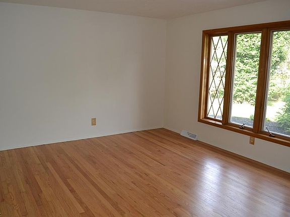 2nd image of 6762 Glenallen Ave