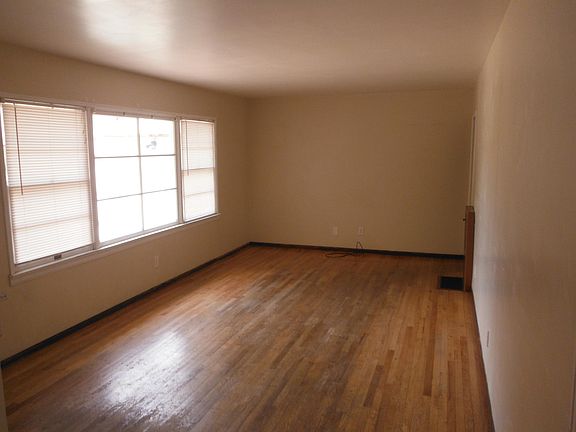 3rd image of 4351 38th St
