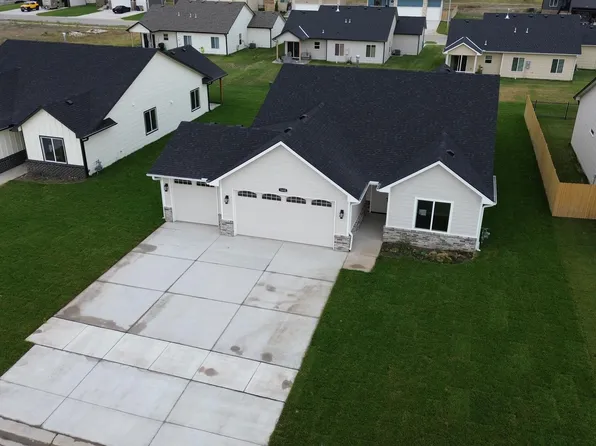 1610 W Appleton St, Valley Center, KS 67147