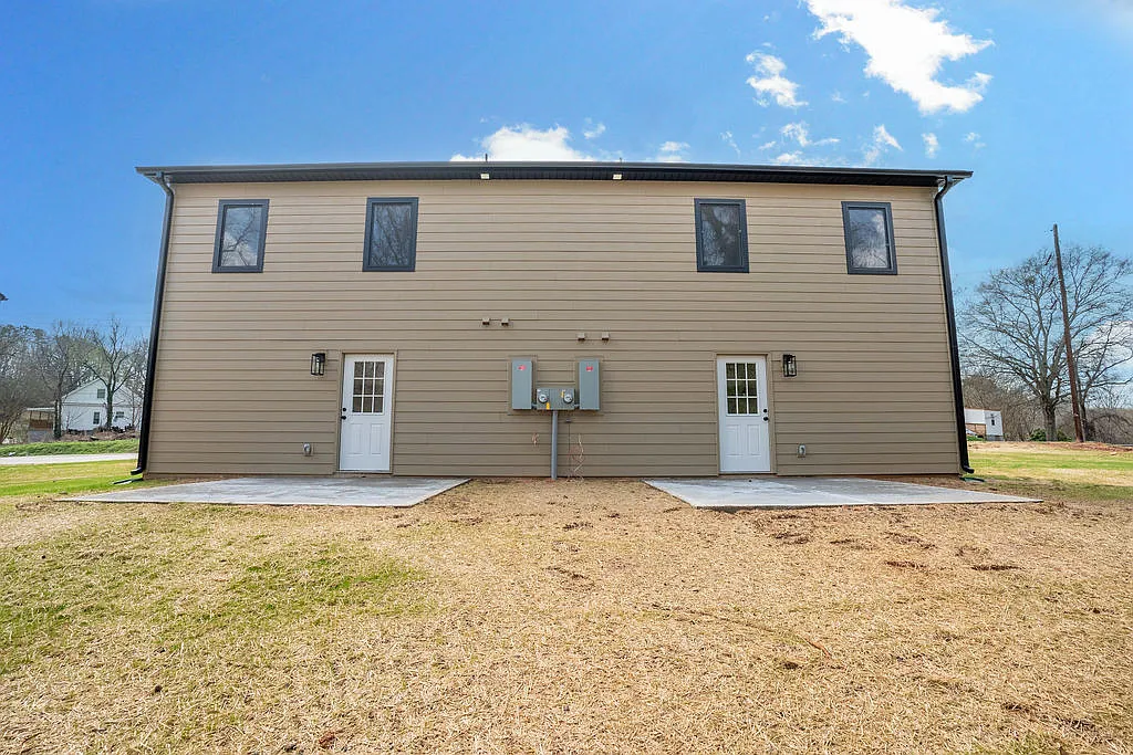 3 bed, 1.5 bath, 1300 sqft, $1,650 — Photo 4