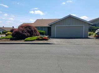 1802 Woodstock Cres NW, Salem, OR 97304