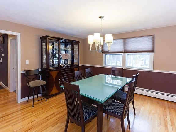 5th image of 32 Baltic Ave
