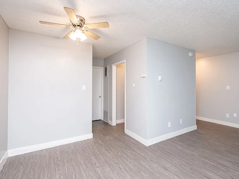 Tuscana Court Apartments — Photo 32