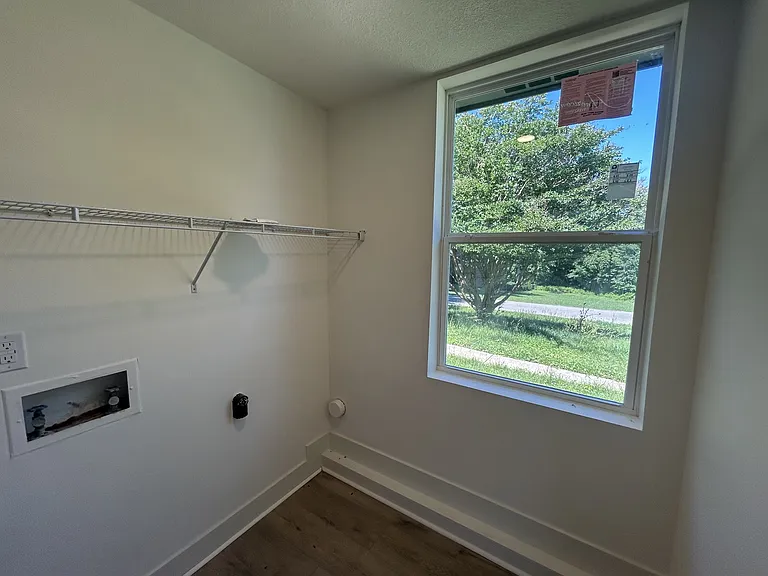 1783 Warfield Dr — Photo 16