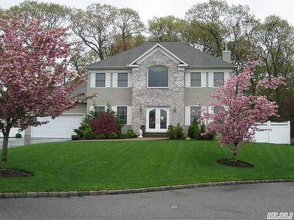 2nd image of 9 Rolling Wood Ct