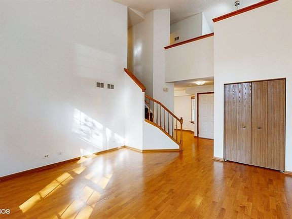 4th image of 67 Jericho Ln